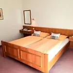 Edenhof באד קליניקירשהיים